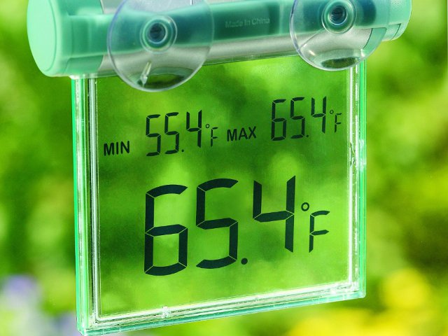 Easy-to-read-weather-resistant-outdoor-digital-window-thermometer.jpg