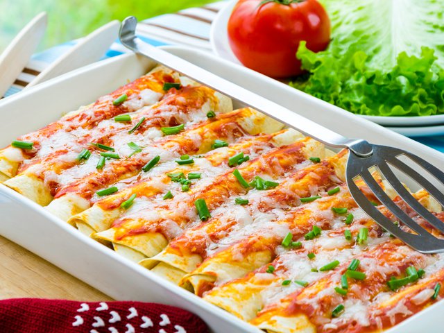 Chicken and black bean enchiladas - www.scliving.coop