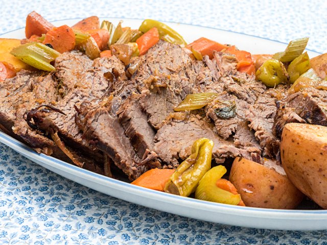slow-cooker-pot-roast-with-chilies.png