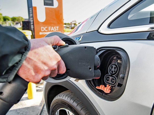 Chevy-Bolt-DC-Fast-Charge-Port.png