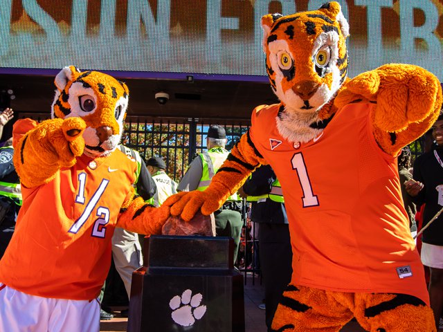 The Tiger & Tiger Cub Mascot Tradition – Clemson Tigers Official Athletics  Site