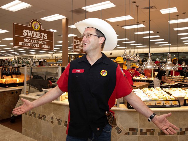 Buc-ees-Florence-Grand-Opening-Randy-Pauley-Brisket.png