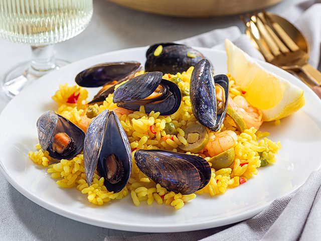classic-seafood-paella-citrus-touch-plate.jpg