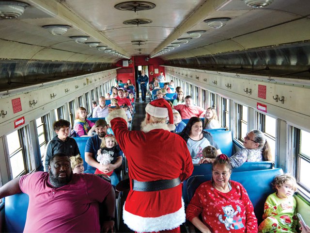 train-museum-santa-visits.png